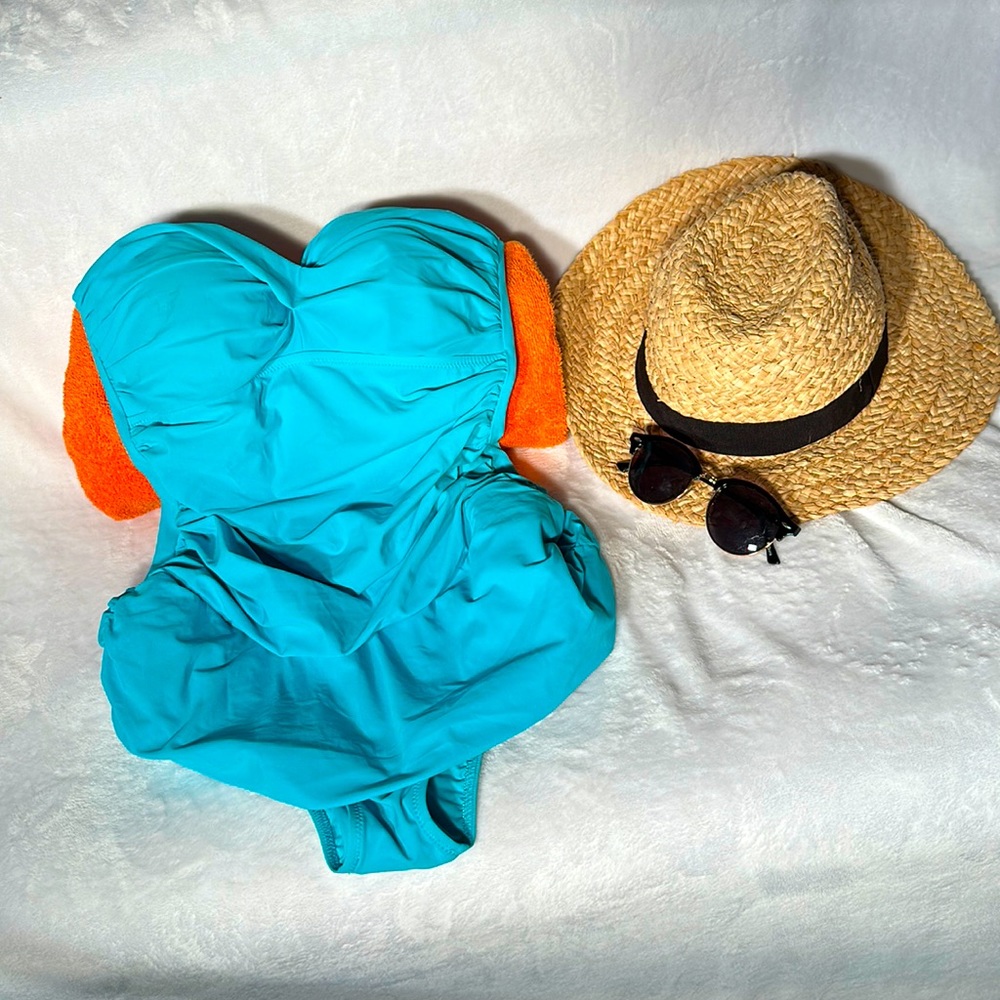 🐬🌞PROFILE by cortex ~ Swimwear size 8….gorgeous blue,one piece….